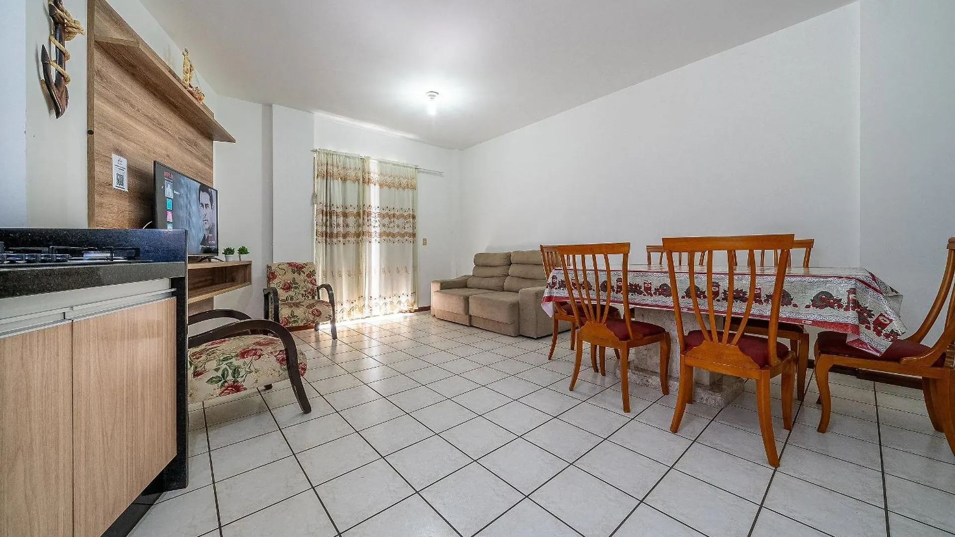 Apartment 132 - Localizado Na Avenida Principal De Bombas - Apto Com 02 Dormitorios Bombinhas