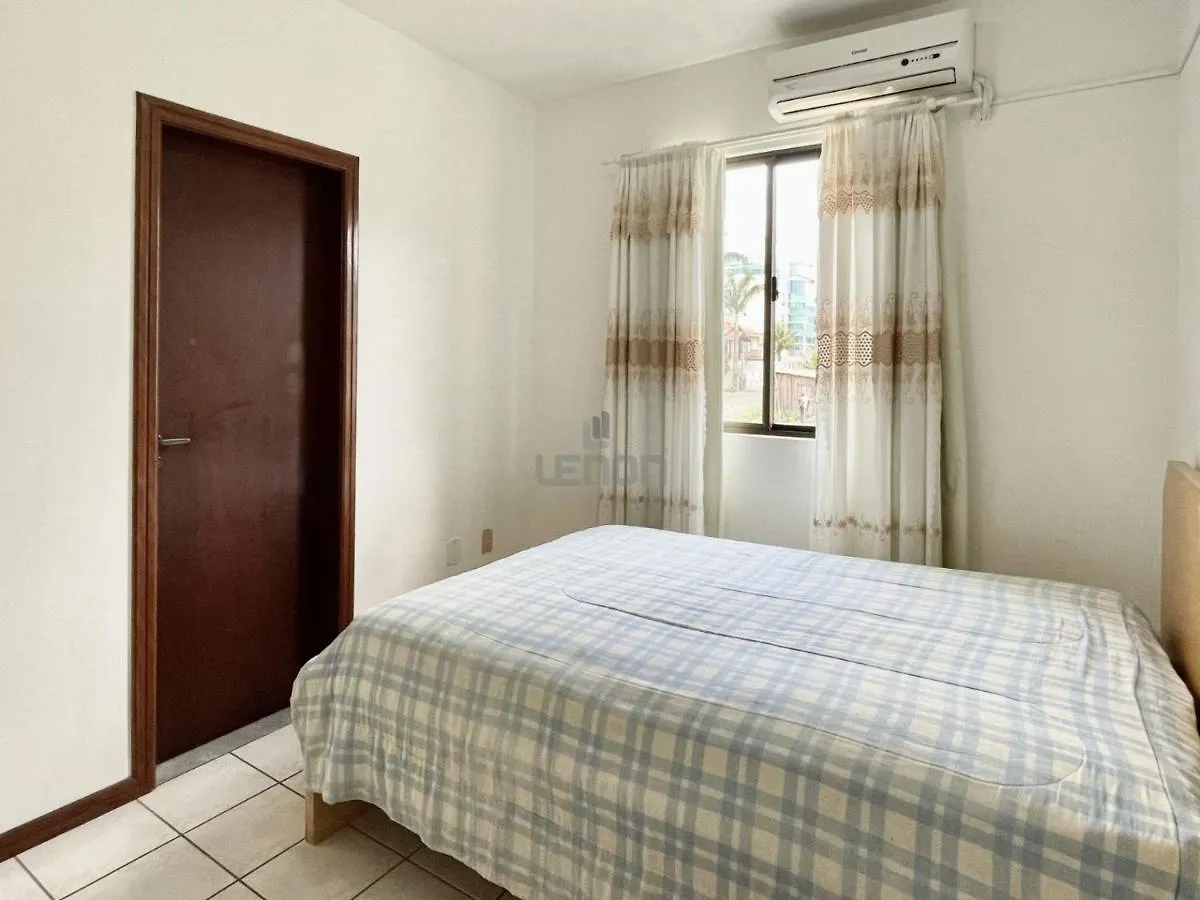 132 - Localizado Na Avenida Principal De Bombas - Apto Com 02 Dormitorios Bombinhas Apartman